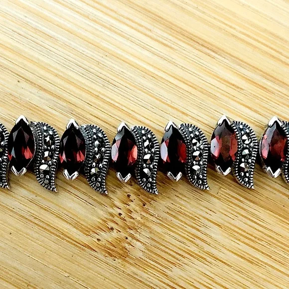 $118 Designer Garnet & Marcasite Estate Bracelet Sterling Marked A 925 THAILAND - Picture 4 of 8